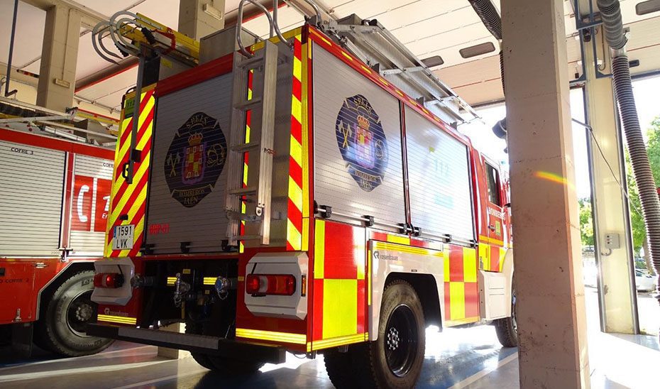 Desalojadas varias viviendas en Villatorres (Jaén) tras el incendio de una nave de vehículos