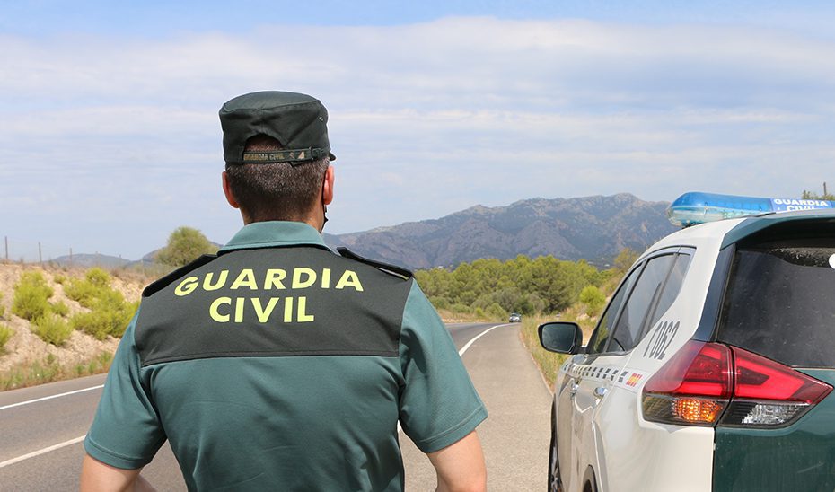 Fallece un hombre tras precipitarse desde un tejado en Níjar