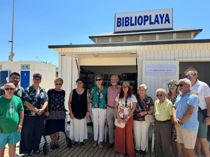 LA ALCALDESA CARMEN ÁLVAREZ VISITA LAS NUEVAS INSTALACIONESA DE LA BIBLIOPLAYA