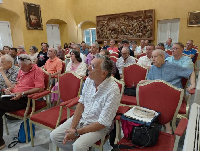 Más de 70 personas asisten a los cursos de verano de la UCA sobre memoria histórica patrocinados por la Diputación 