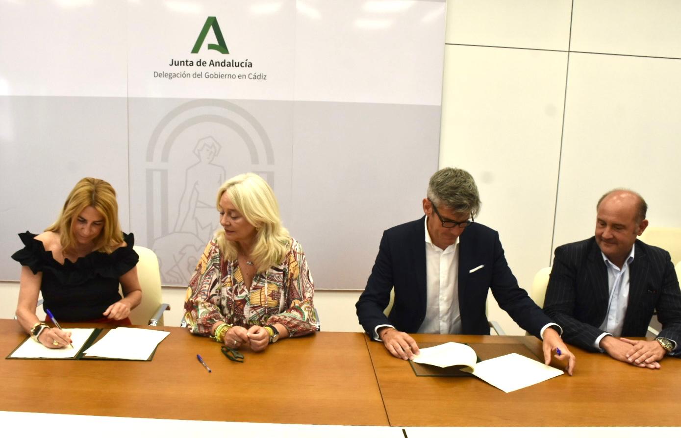 Sebastián Hidalgo e Inmaculada Olivero firman un protocolo de colaboración