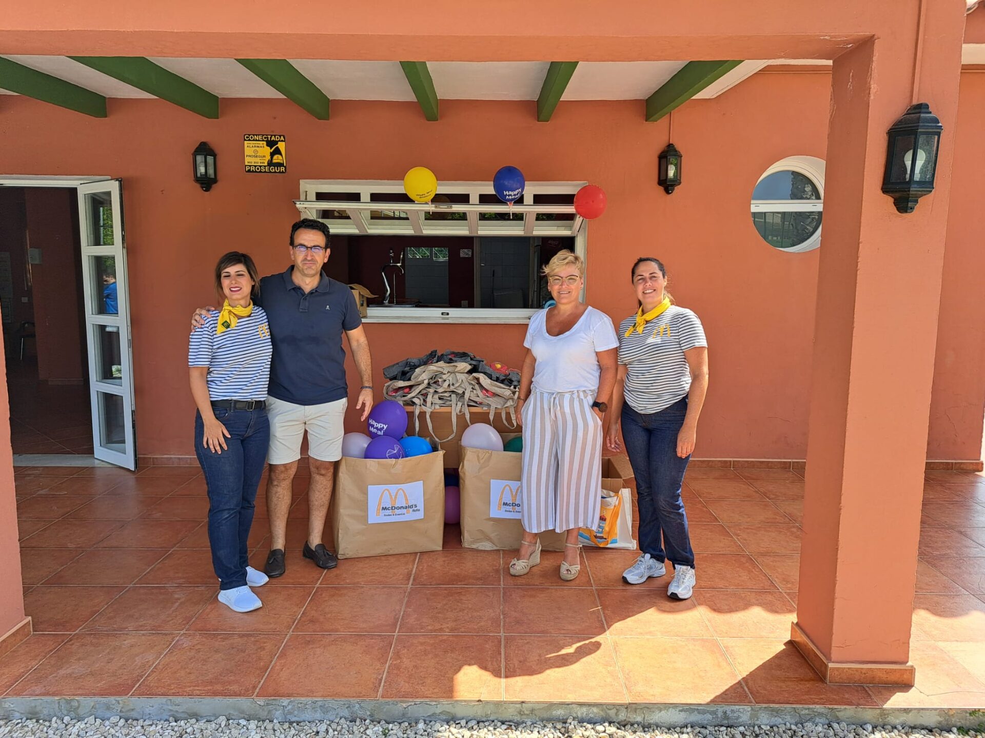 El I Torneo de Padel para Menores Mc Donalds reunió a unos 120 niños y jóvenes en las instalaciones del Bahía de Cádiz