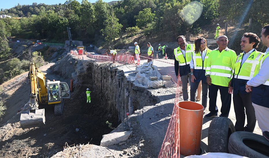 Las obras de reparación de la carretera de acceso a Capileira concluirán antes de que finalice este año