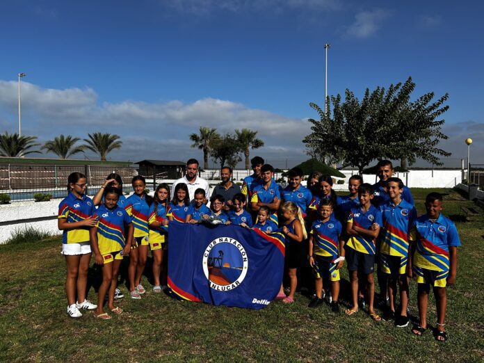 VÍCTOR MORA FELICITA LA TEMPORADA AL CLUB DE NATACIÓN SANLÚCAR