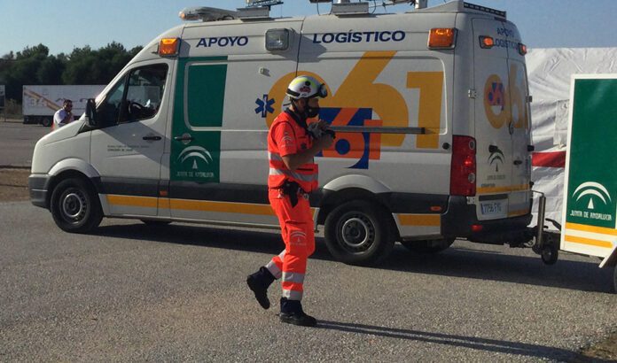 Siete personas hospitalizadas al chocar un coche y una furgoneta en Alhama de Granada