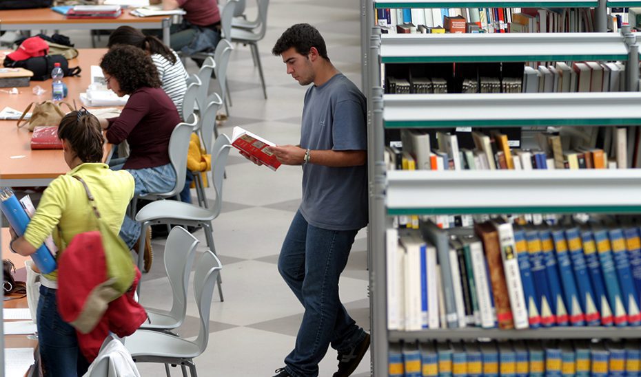 Andalucía vuelve a congelar el precio de las matrículas universitarias y se mantiene entre las comunidades más asequibles