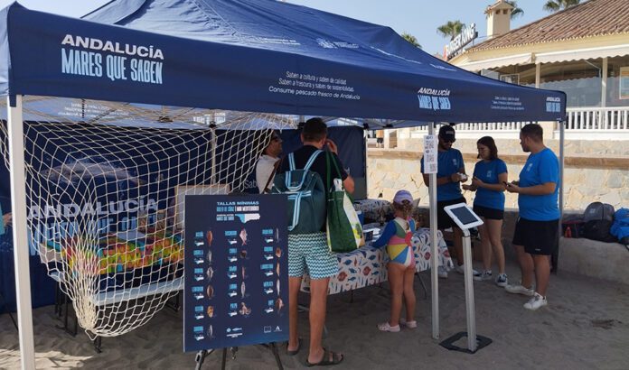 La campaña ‘Andalucía, Mares que Saben’ prosigue la difusión de la pesca artesanal por el litoral