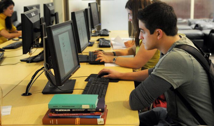 Un 65% de los universitarios está trabajando a los dos años de acabar sus estudios