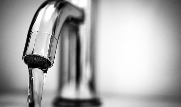 Elegir electrodomésticos eficientes o no dejar correr el agua del grifo, claves para el ahorro hídrico