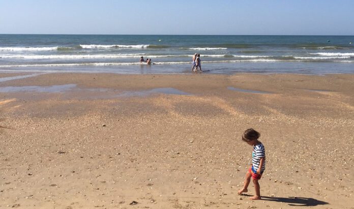 Las aguas de baño de las playas andaluzas se encuentran en niveles de calidad adecuados