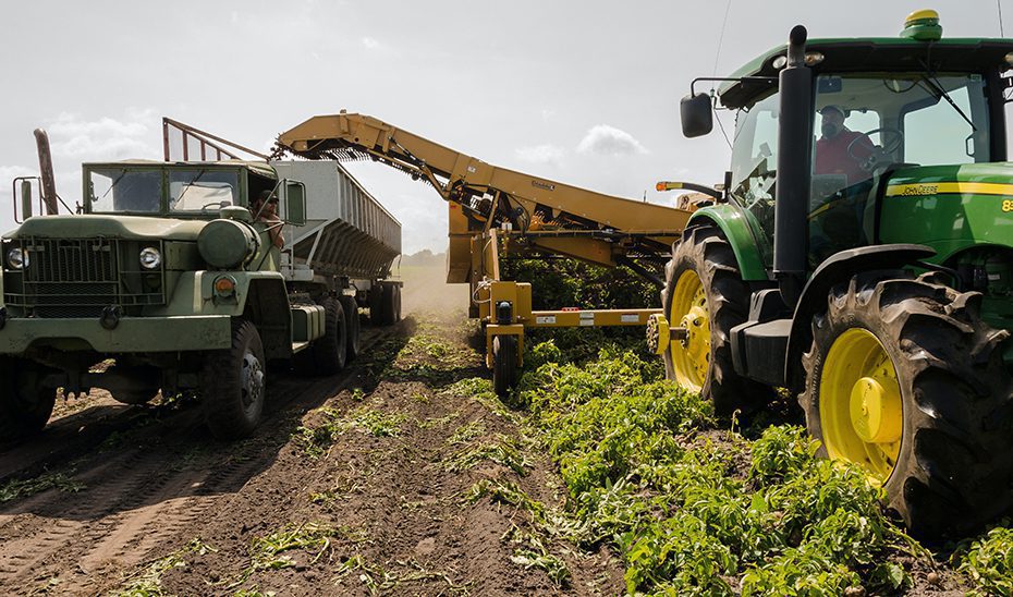 El Instituto Andaluz de Prevención de Riesgos Laborales edita una guía sobre el uso de maquinaria agrícola
