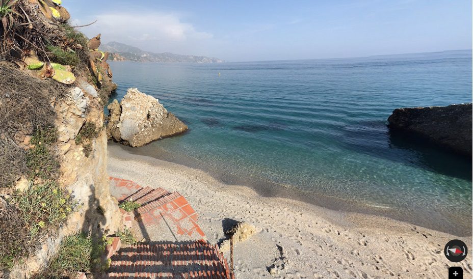 Hallan el cuerpo sin vida de un hombre en una playa de Nerja