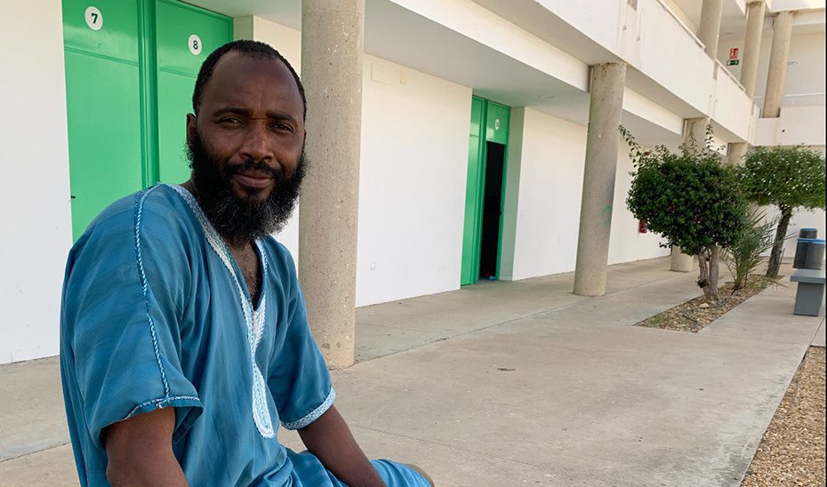 De una chabola a una residencia: el cambio en la vida de un inmigrante senegalés en Lepe