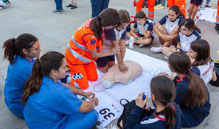 El 061 enseña cómo actuar ante una emergencia sanitaria a más de 7.500 jóvenes entre enero y junio