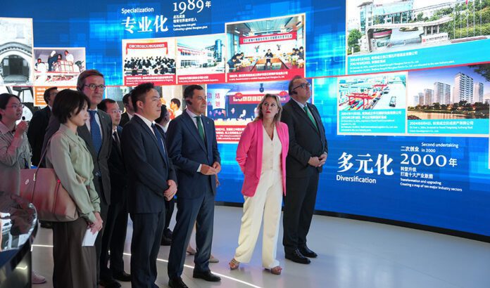 Moreno se reúne con la empresa HRC y viaja a Shanghai para visitar el mayor centro de ‘big data’ turístico de Asia