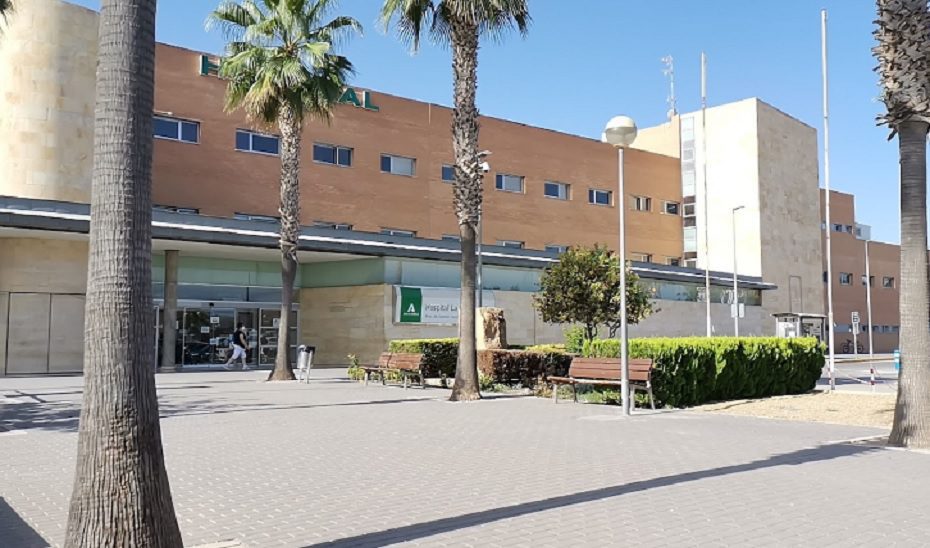 Muere un trabajador al caerle una placa de encofrado en una obra en Pulpí