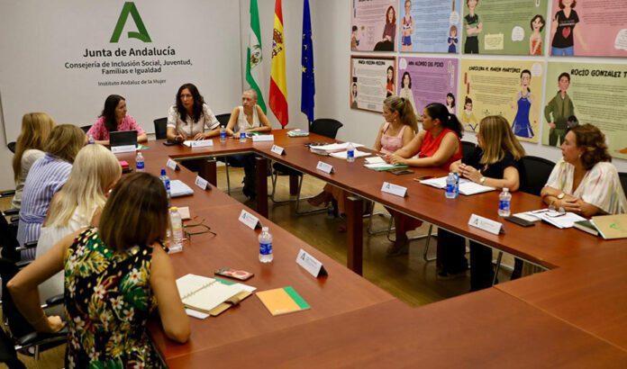 La Junta y las farmacias se unen para ayudar a las víctimas y detectar casos de violencia de género