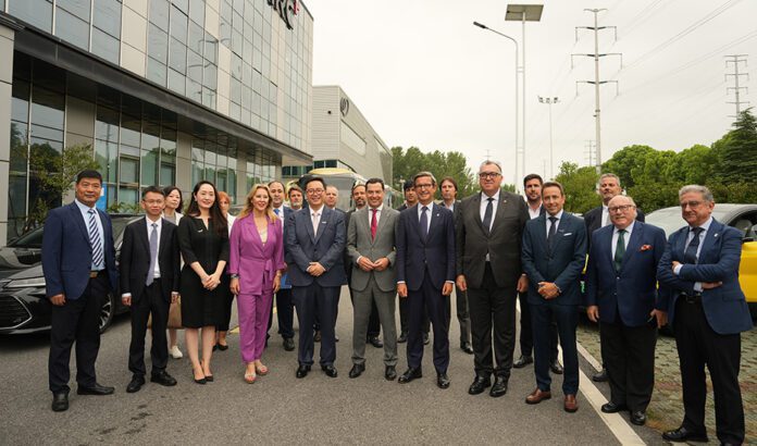 Moreno cierra su viaje oficial a China con un encuentro institucional con autoridades municipales de Shanghái