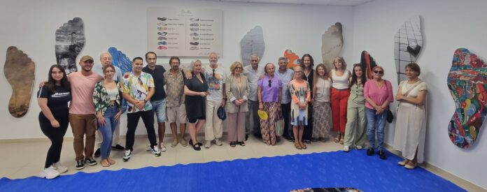 La exposición ‘Huellas de ida y vuelta’ permanecerá en Tarifa hasta el 26 de septiembre
