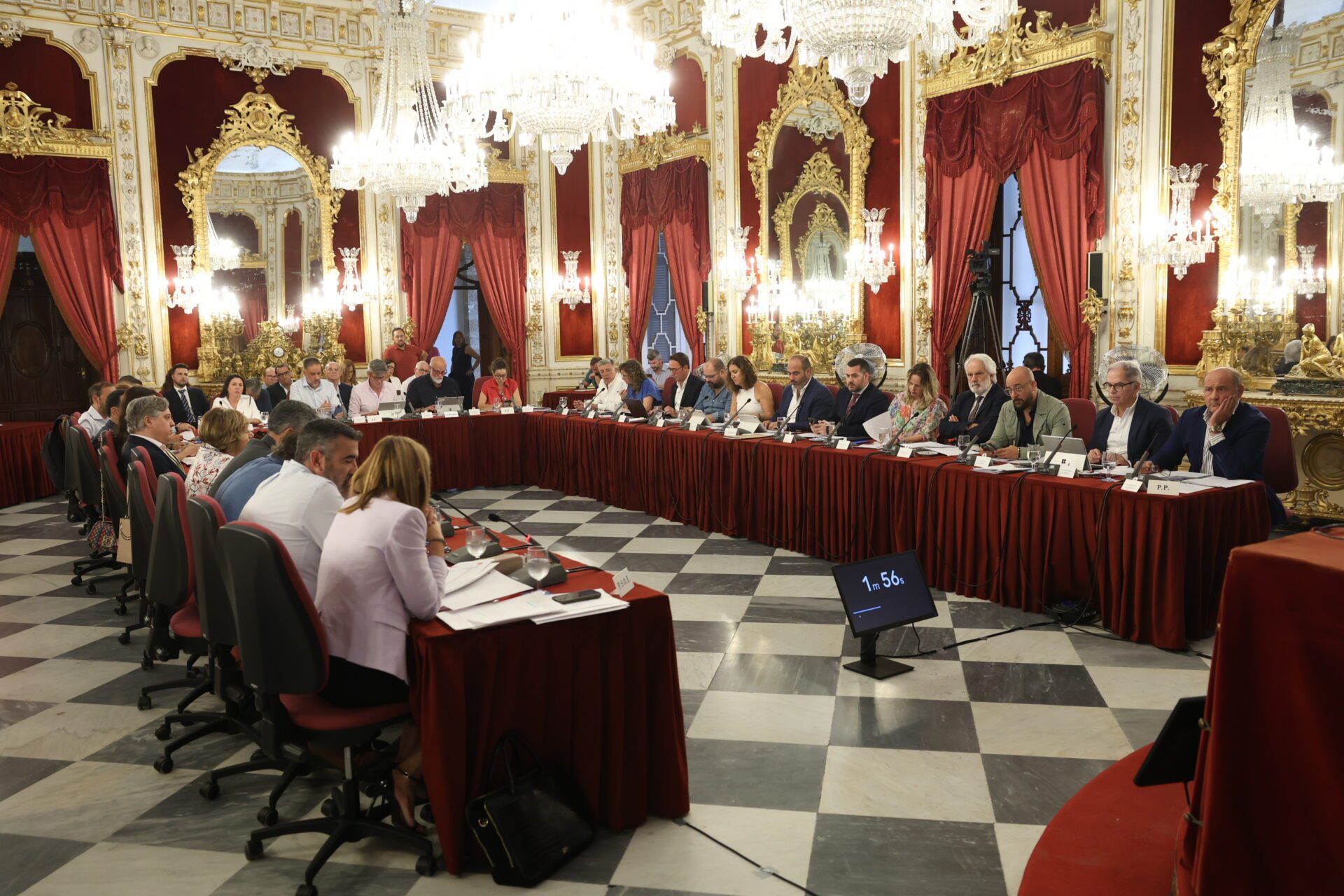 Acuerdos para reclamar mejoras en las comunicaciones y en la protección del medio ambiente en la provincia