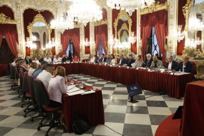 Acuerdos para reclamar mejoras en las comunicaciones y en la protección del medio ambiente en la provincia
