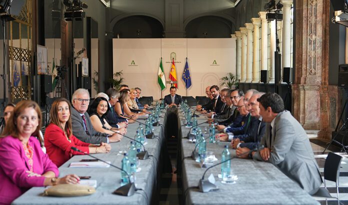 Moreno destaca el papel de las Cámaras de Comercio para seguir consolidando “la Andalucía innovadora y pujante”