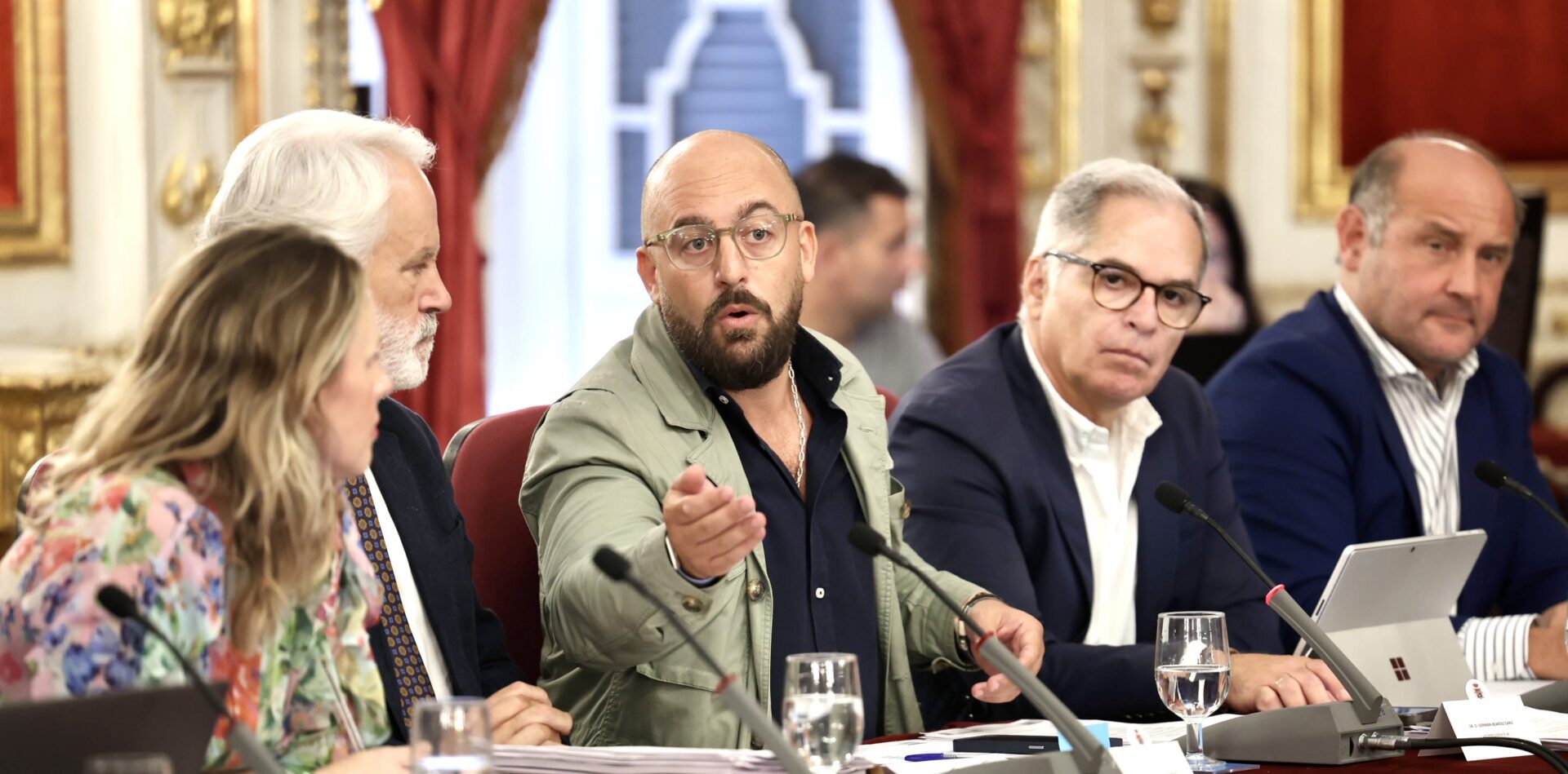 El Pleno aprueba destinar 1,8 millones al Plan AIRER para mejorar servicios públicos