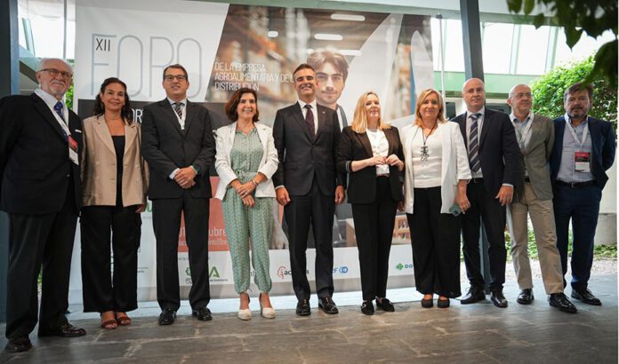 El Gobierno andaluz subraya el peso estratégico de la distribución y la empresa agroalimentaria en la economía