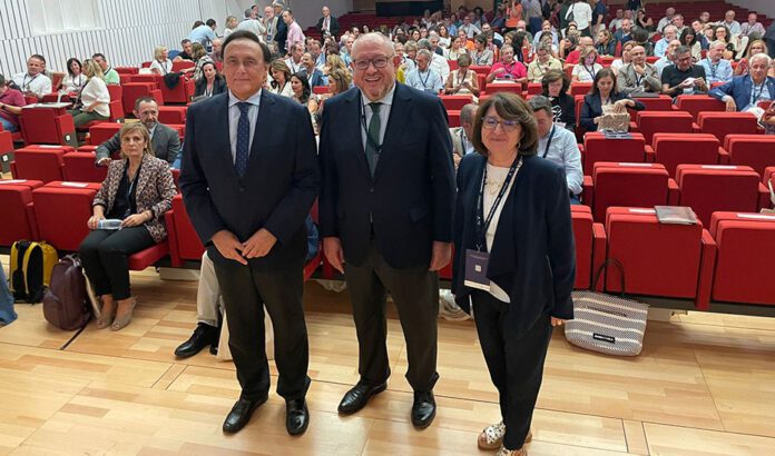 Los rectores de universidades públicas deberán informar de su actividad cada dos años en el Parlamento