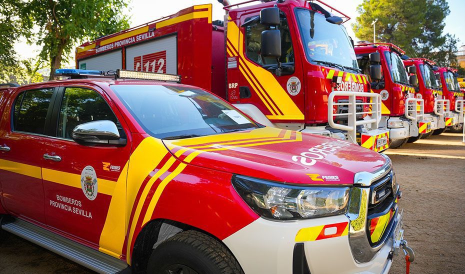 Rescatan a una mujer y tres menores de un incendio en una vivienda en Mairena del Aljarafe