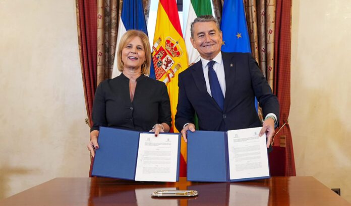 Junta y Ayuntamiento de Jerez firman un protocolo para poner en marcha un nodo de formación digital