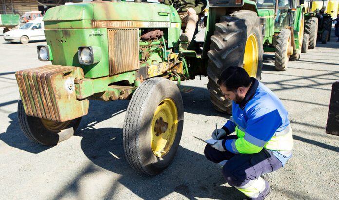 VEIASA refuerza la ITV agrícola durante la campaña de la aceituna y amplía el servicio