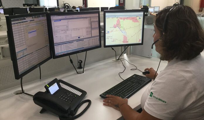 Cuatro heridos al colisionar un turismo y un camión en Huelva