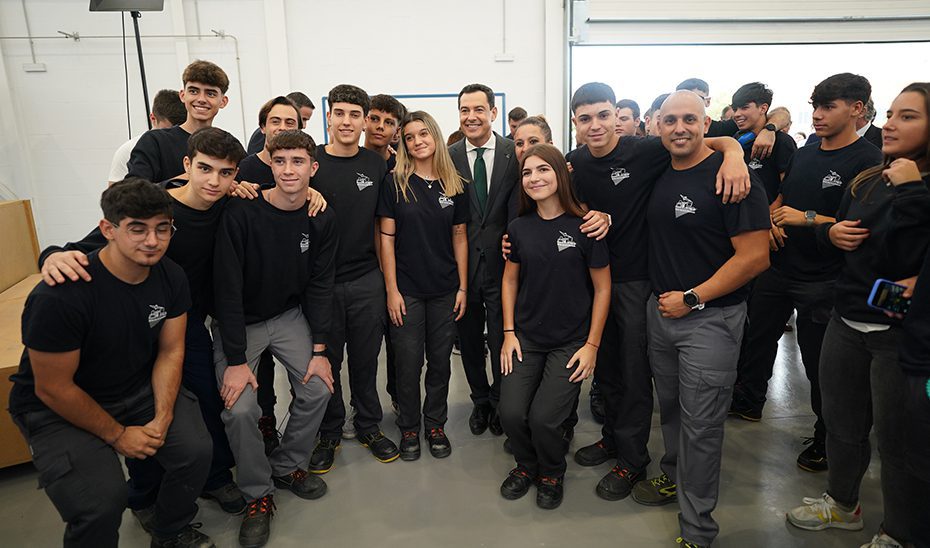 Moreno inaugura en La Rinconada el Centro Integrado de FP Aeroespacial Javier Imbroda, pionero en Andalucía y referente en España