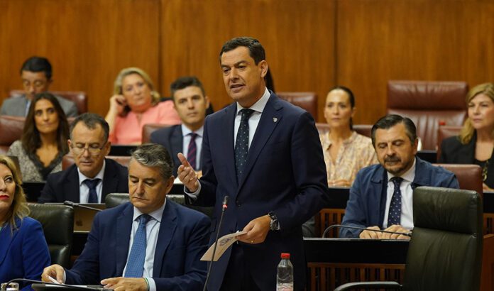 Moreno indica que la política de bajada de impuestos de Andalucía contribuye a su avance y a hacerla más eficiente y competitiva