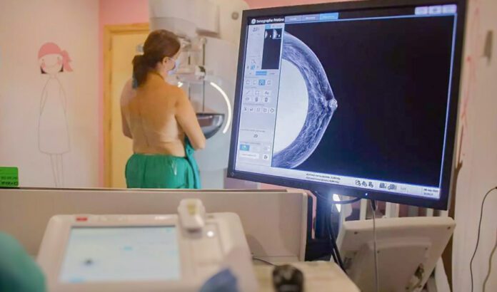 El SAS realiza este año la reconstrucción de mama tras una operación por cáncer a 1.470 mujeres