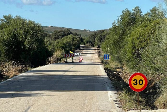 Restablecido el tráfico en la carretera de Sarracín, en Villamartín
