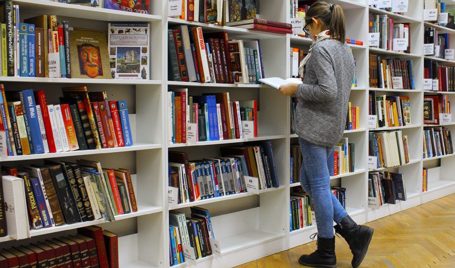La Junta destina más de 116.000 euros a mejorar las bibliotecas de las residencias escolares