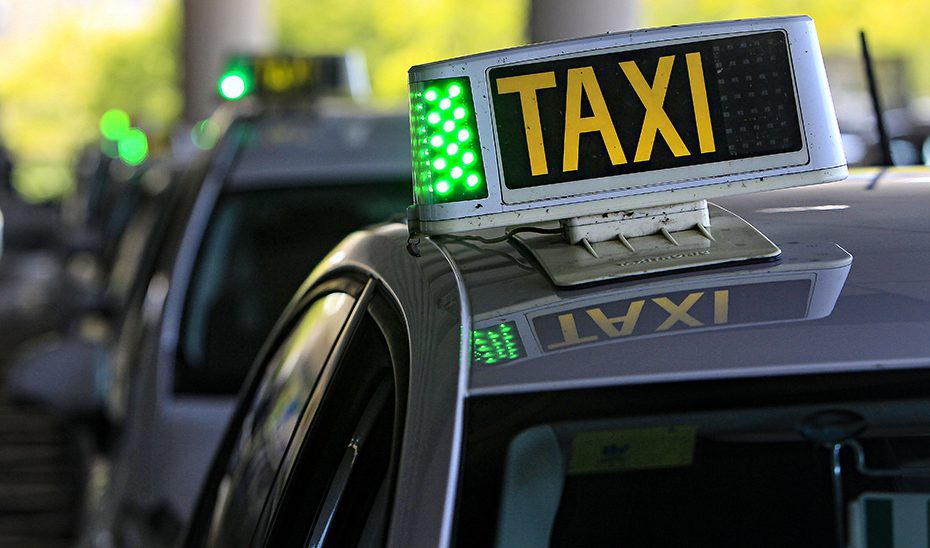 Consumo recuerda que el servicio de taxi está obligado a seguir el itinerario elegido por el usuario