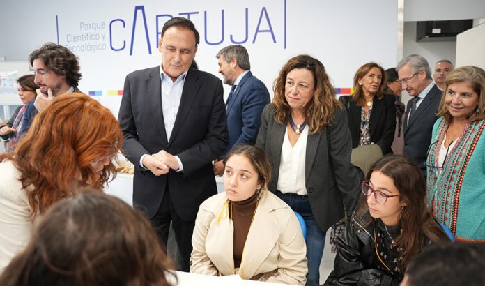 La Junta reta a 70 alumnos de FP a ofrecer soluciones innovadoras a un desafío empresarial