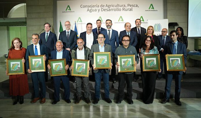 Fernández-Pacheco asegura que Andalucía hará “todo lo posible” para que el sector pesquero no sufra “más recortes”