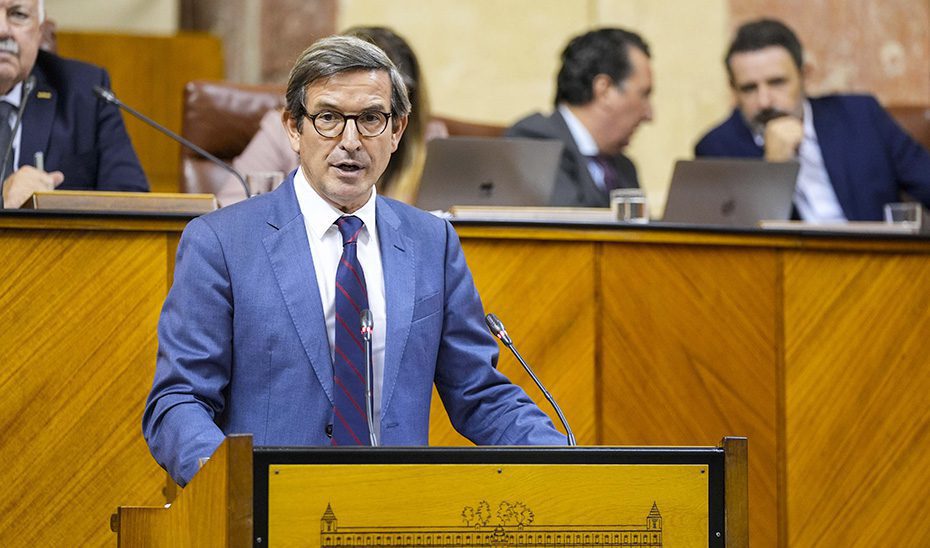 El Gobierno andaluz advierte de la parálisis de inversiones estratégicas por el impuesto a las energéticas