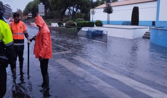 El 112 pide extremar la prudencia en Huelva que aún mantiene aviso naranja por lluvias y tormentas