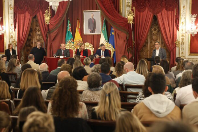 Almudena Martínez preside la entrega de premios del concurso escolar ‘45 de 45’