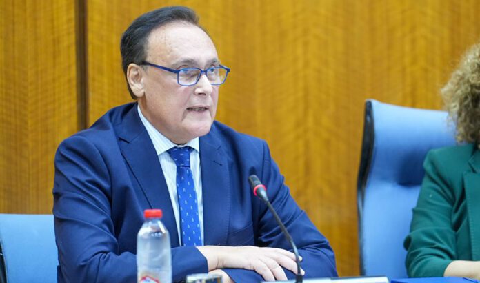 La Junta garantizará por ley que las ayudas al estudio de las universidades incluyan a las personas con discapacidad