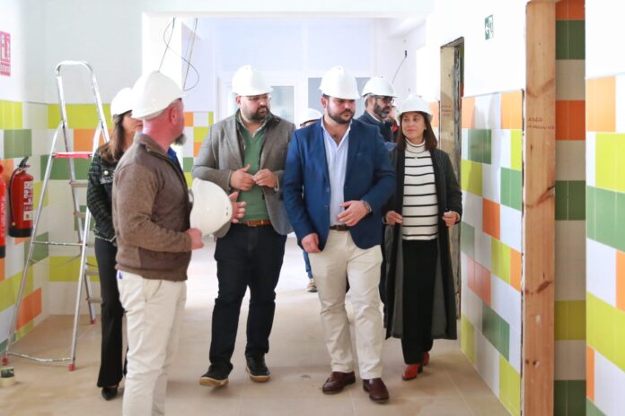 Javier Bello supervisa las actuaciones que se ejecutan en Arcos en el marco del PFEA con una inversión superior a los dos millones de euros