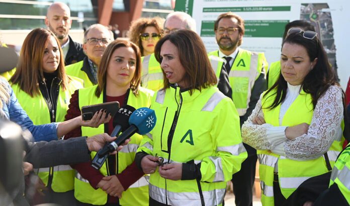 La Junta comienza la construcción de la plataforma reservada para autobuses en la carretera de La Zubia