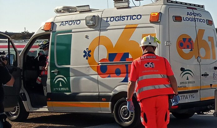 Tres menores y dos adultos heridos al colisionar dos vehículos en Antequera