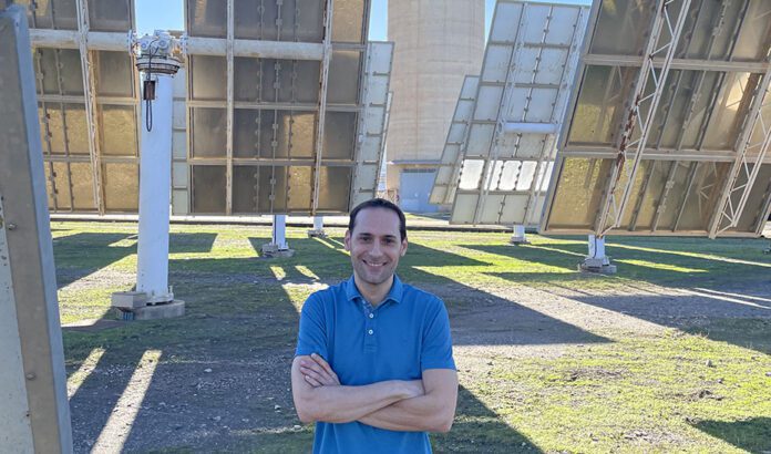 Investigadores andaluces diseñan un sistema basado en IA para mejorar el rendimiento de plantas solares