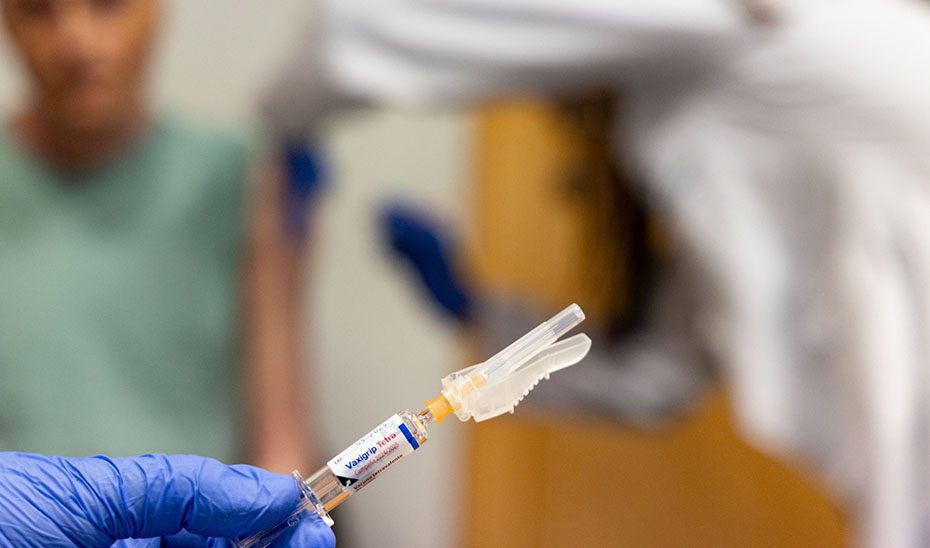 Un millón y medio de andaluces se han vacunado ya contra la gripe